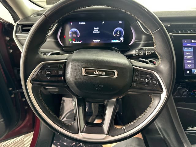 Used 2023 Jeep Grand Cherokee Laredo AWD/4WD image 12