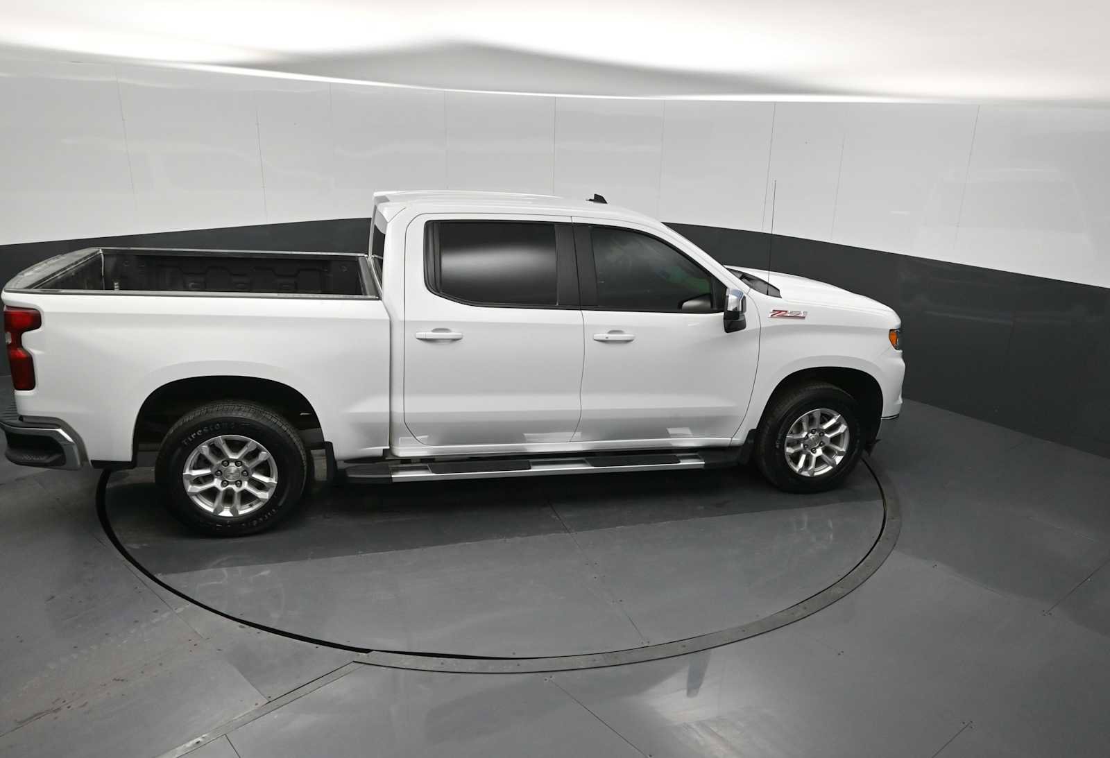 Used 2025 Chevrolet Silverado 1500 LT image 17