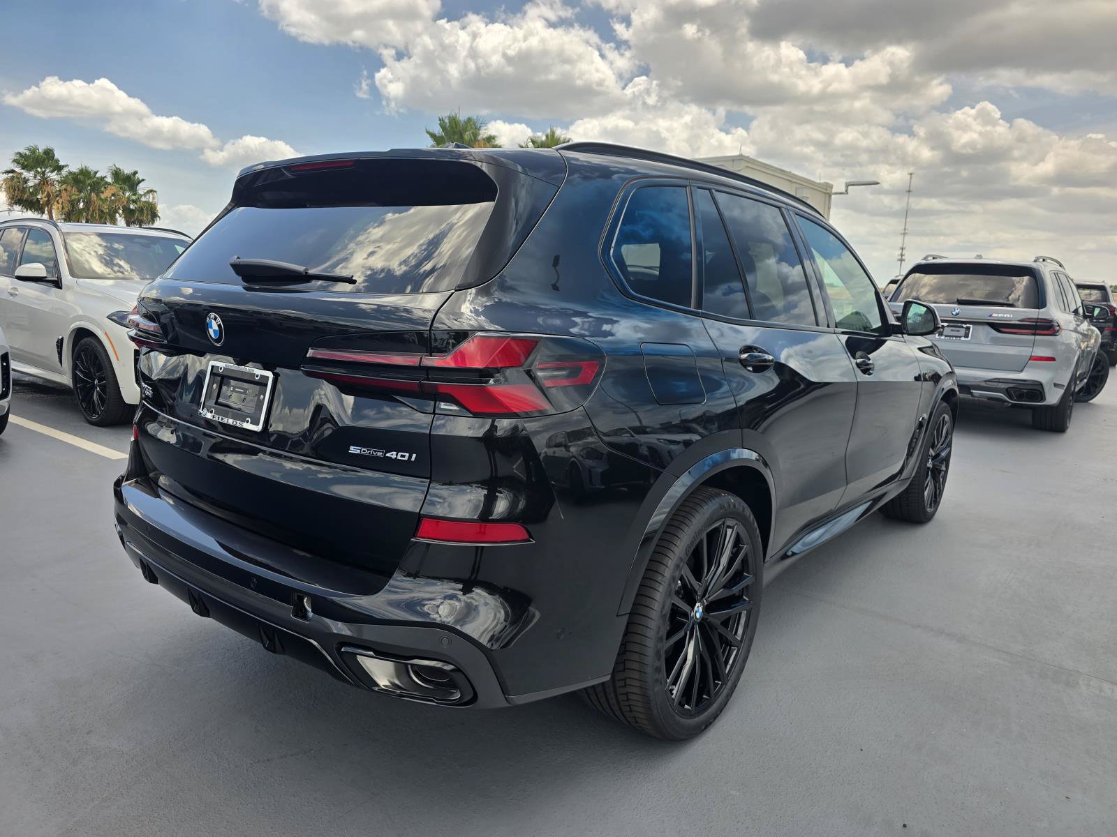 New 2026 BMW X5 sDrive40i w/ M Sport Package RWD image 3