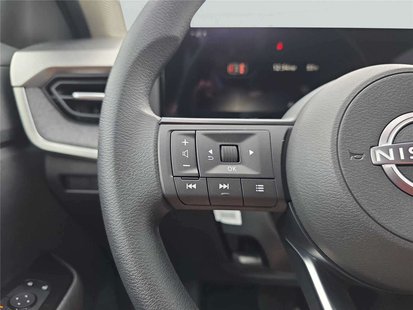 New 2026 Nissan Kicks SV w/ SV Premium Package FWD image 29