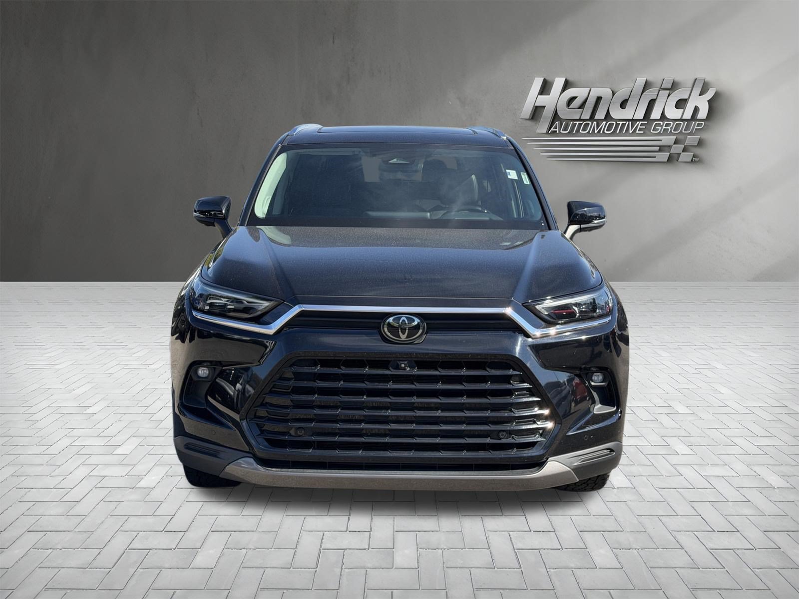 Used 2024 Toyota Grand Highlander AWD image 3