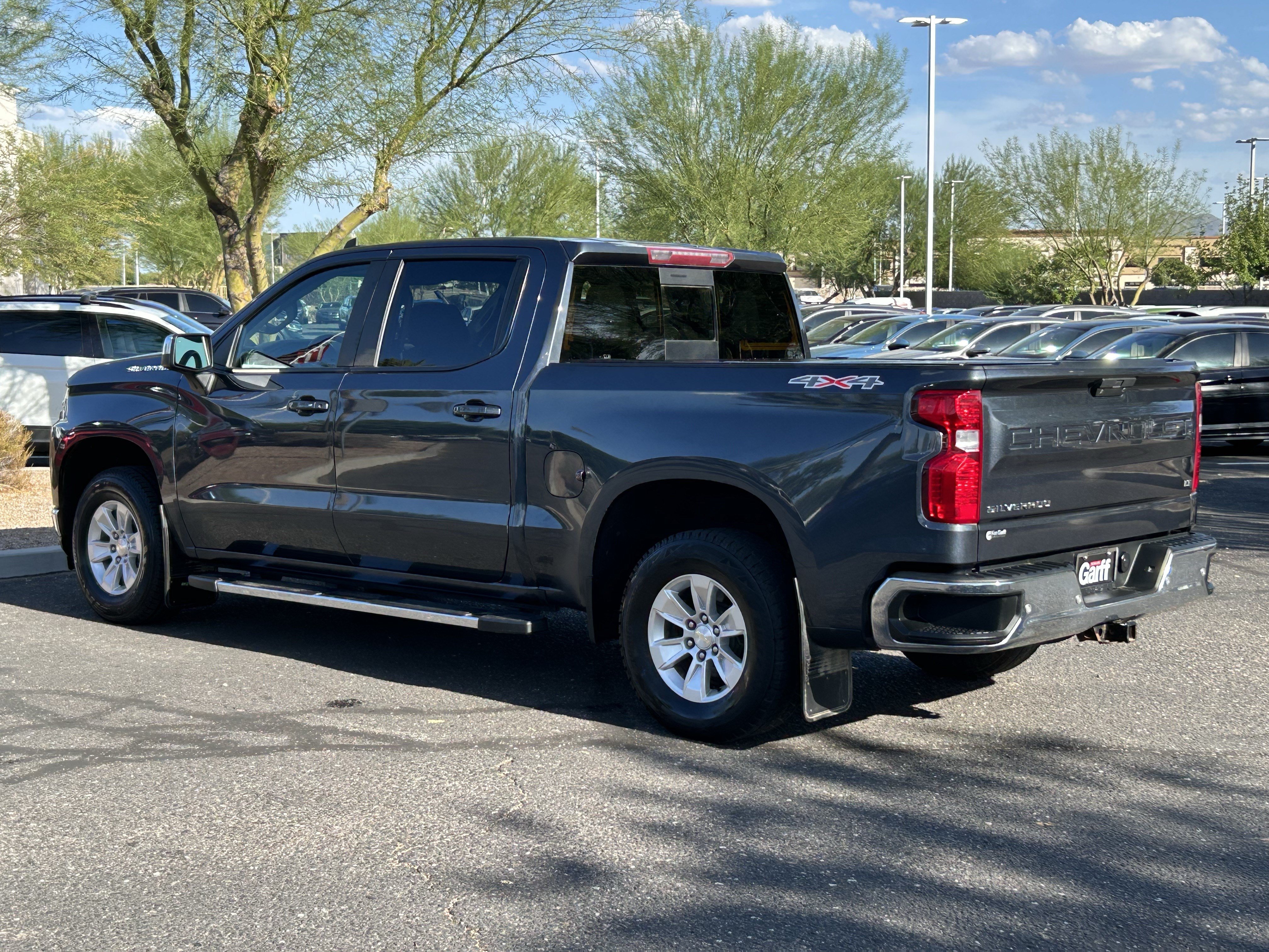 Used 2022 Chevrolet Silverado 1500 LT w/ Convenience Package II AWD/4WD image 3