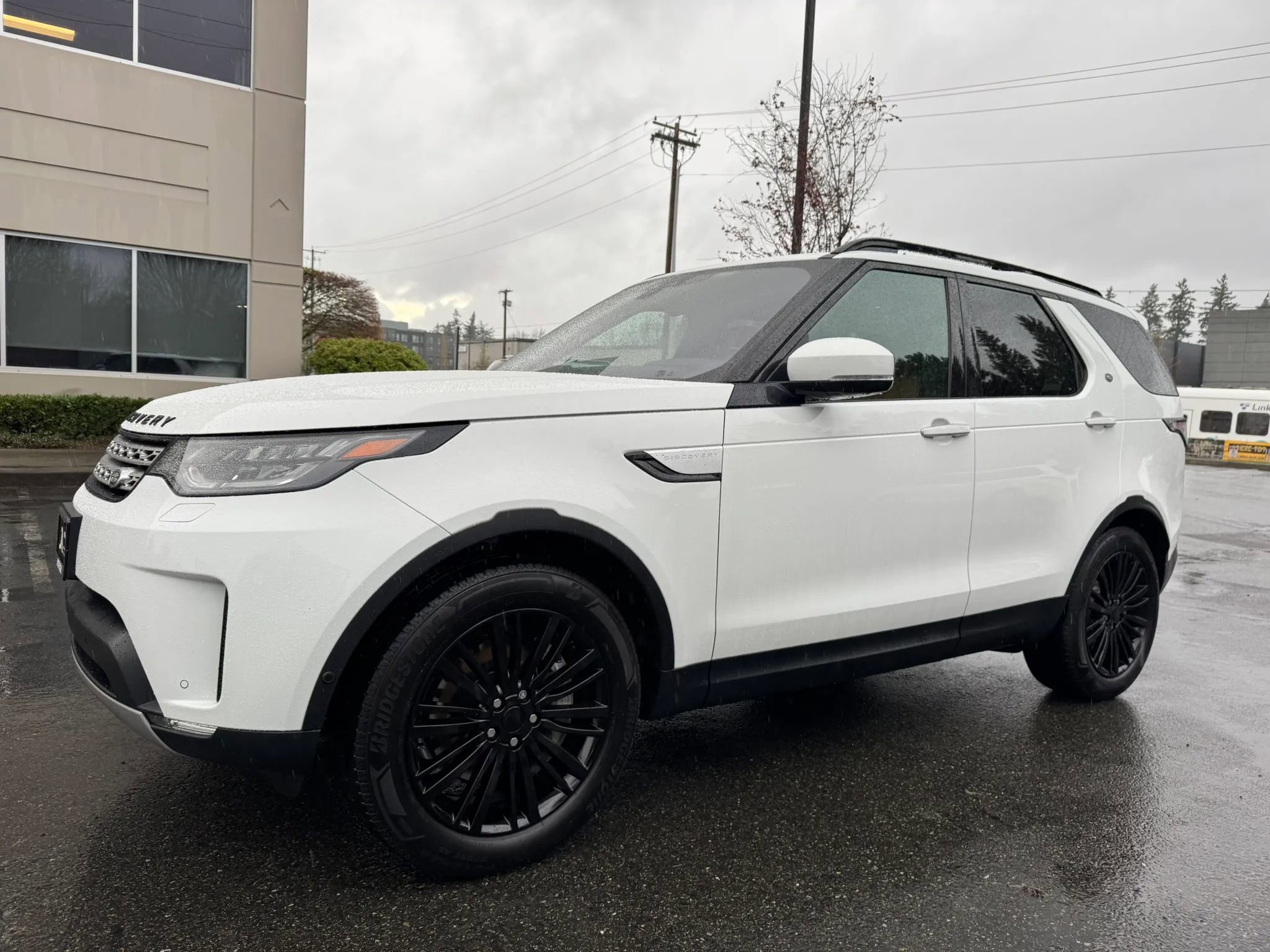 Used 2019 Land Rover Discovery HSE Luxury AWD/4WD image 5