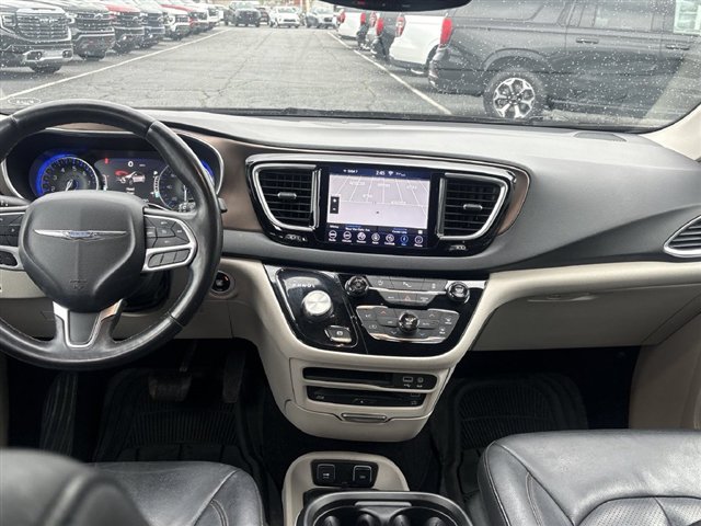 Used 2018 Chrysler Pacifica Touring-L Plus FWD image 20