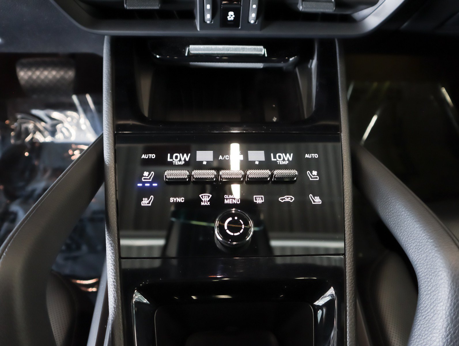 Certified 2024 Porsche Cayenne Coupe AWD/4WD image 16