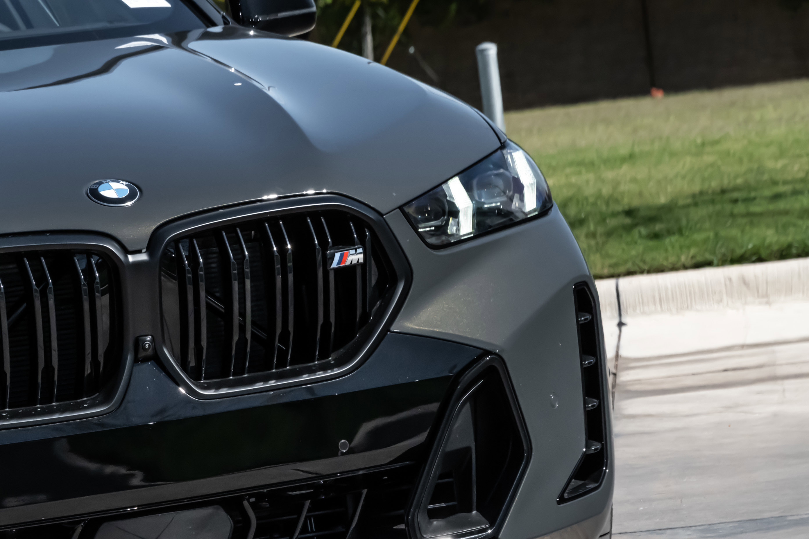 New 2026 BMW X6 M60i image 7