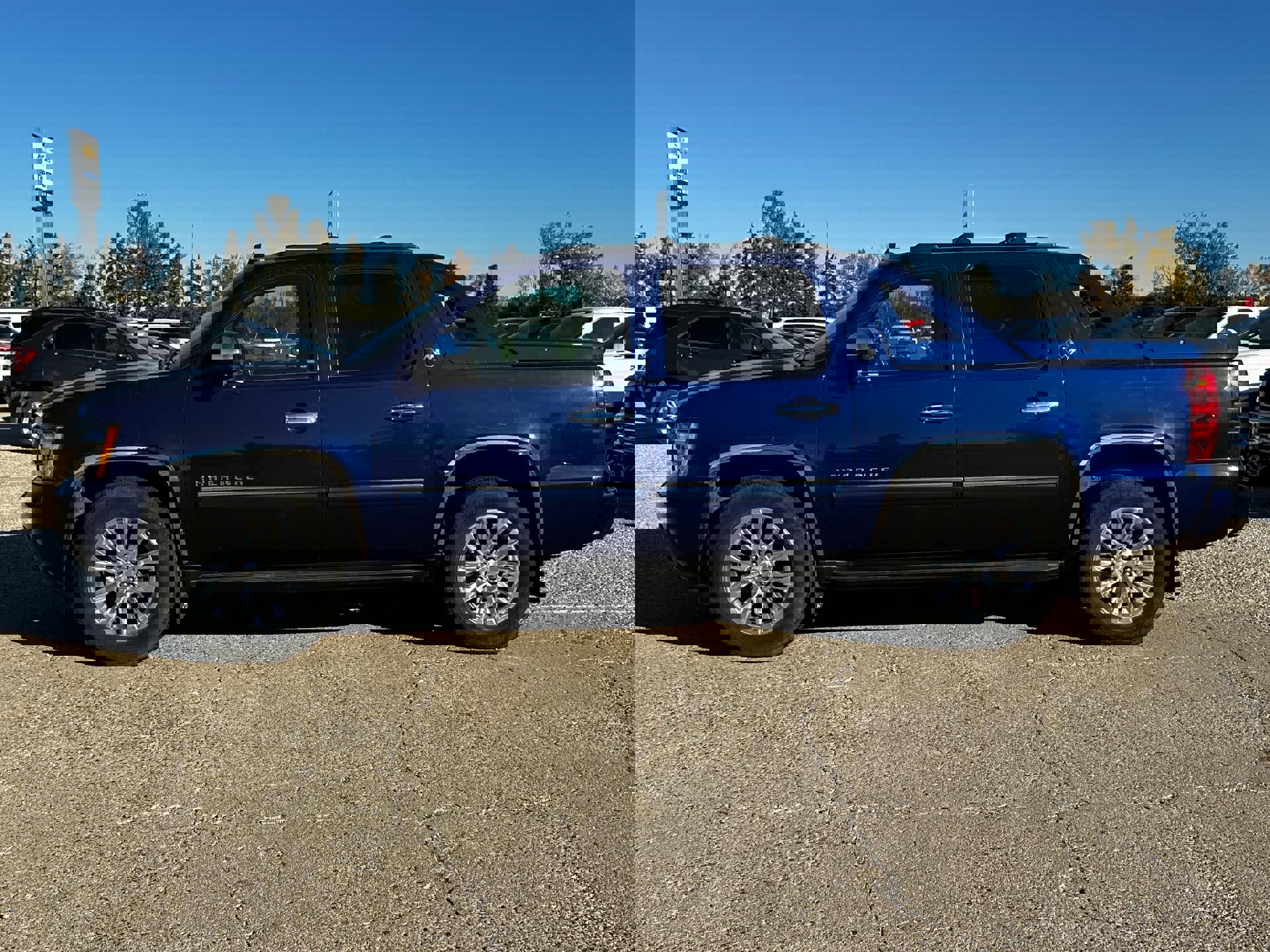 Used 2013 Chevrolet Avalanche LS AWD/4WD image 2