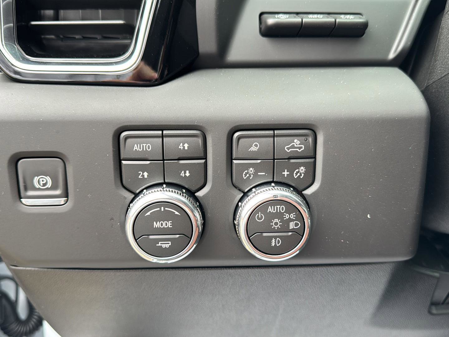 New 2026 GMC Sierra 3500 Denali Ultimate image 15