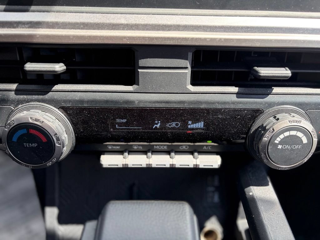 Used 2025 Toyota 4Runner SR5 AWD/4WD image 28