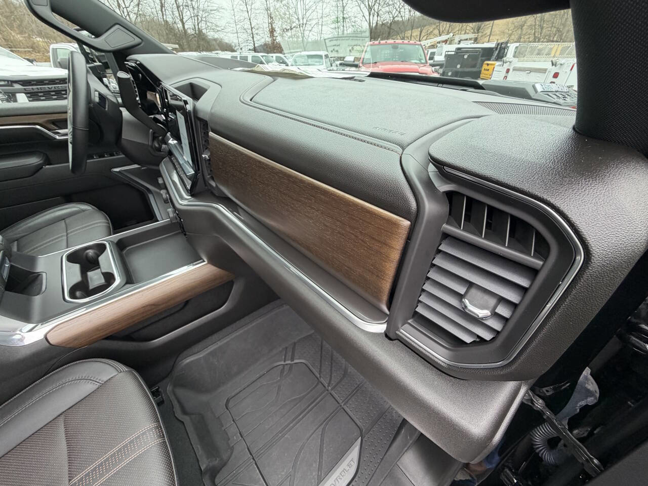 Used 2024 Chevrolet Silverado 3500 High Country w/ High Country Premium Package image 50