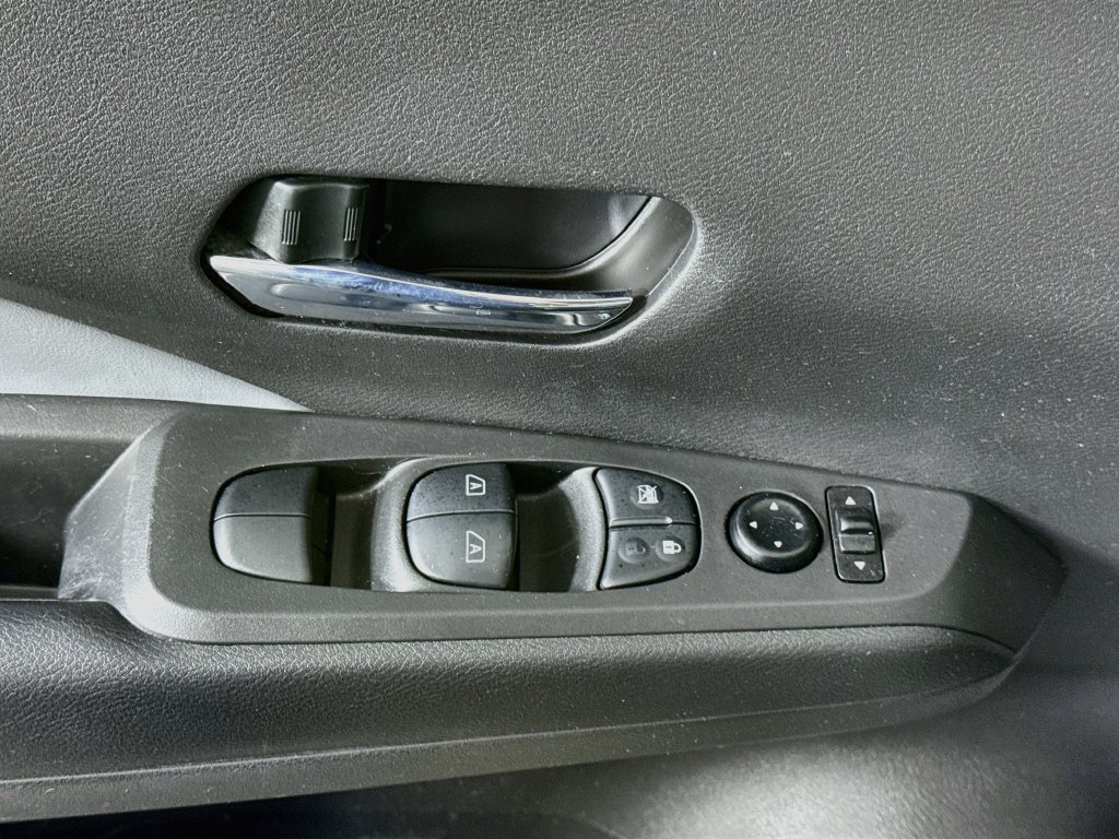 Certified 2023 Nissan Kicks SR w/ SR Premium Package FWD image 24