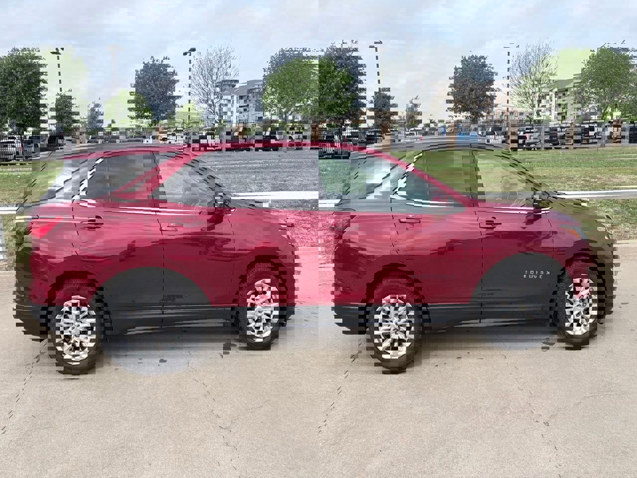 Used 2019 Chevrolet Equinox LT w/ Driver Convenience Package image 3