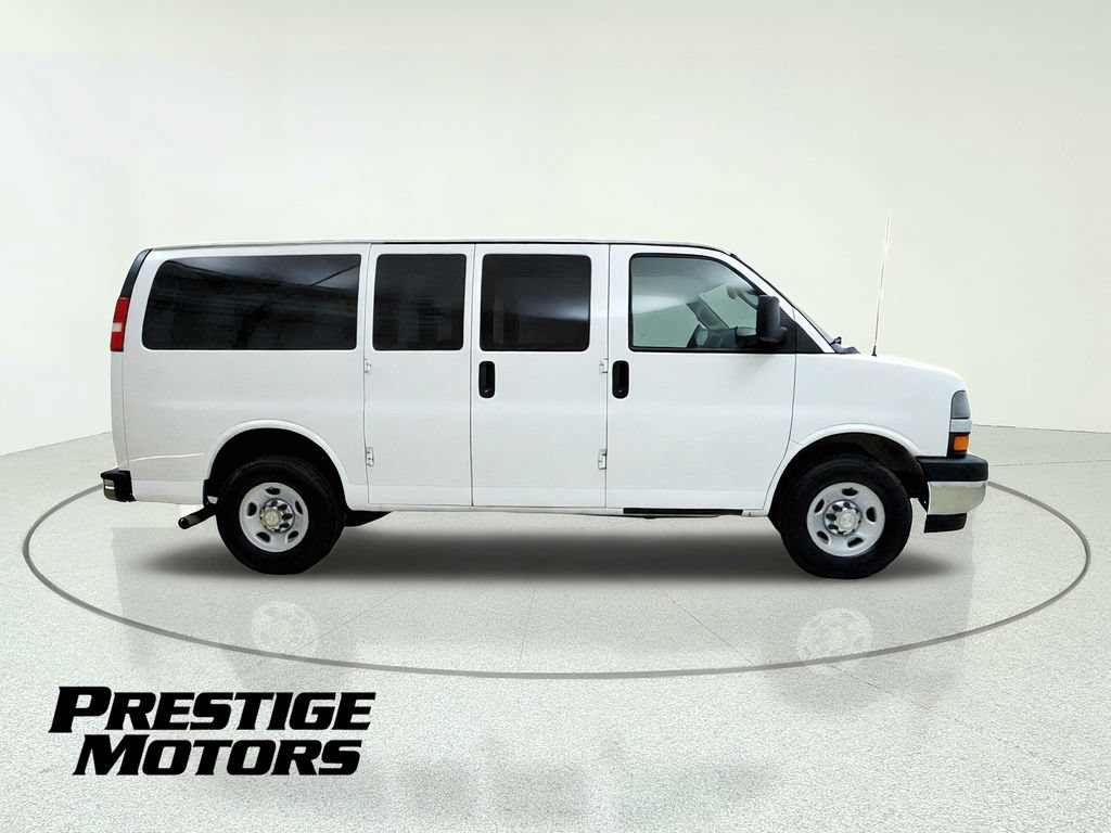 Used 2019 Chevrolet Express 2500 LT w/ LT Preferred Equipment Group RWD image 9