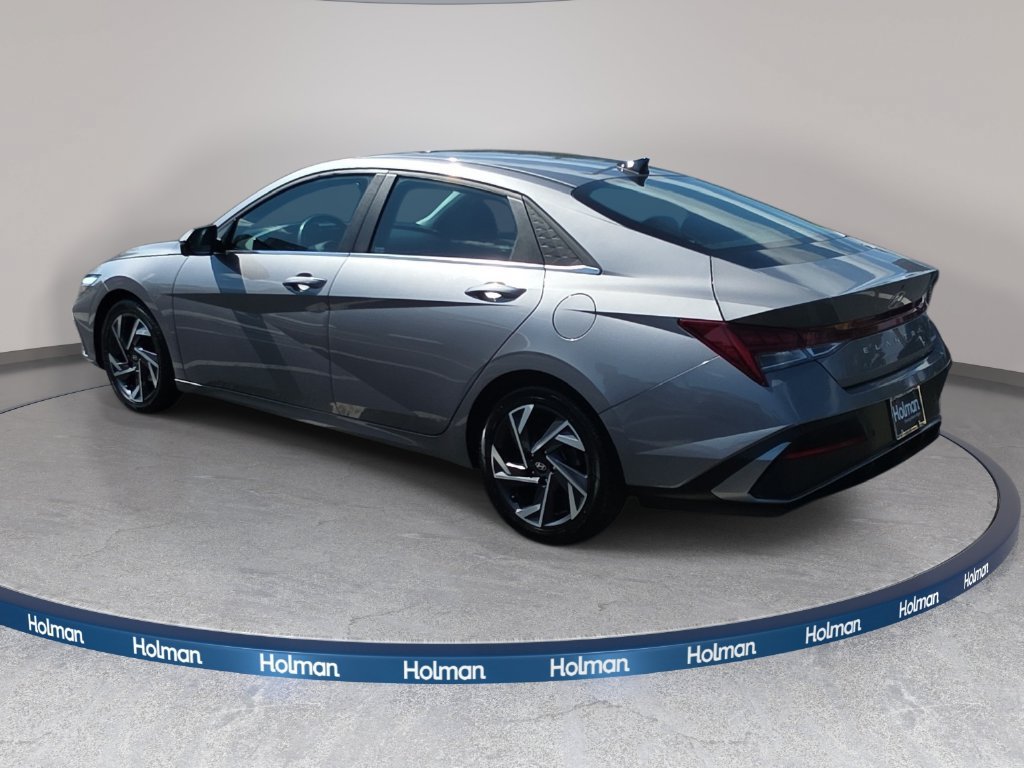 Used 2024 Hyundai Elantra Limited FWD image 7