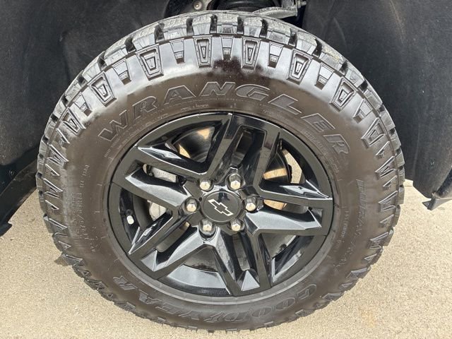 Used 2022 Chevrolet Silverado 1500 Custom Trail Boss w/ LPO, Dark Essentials Package image 12