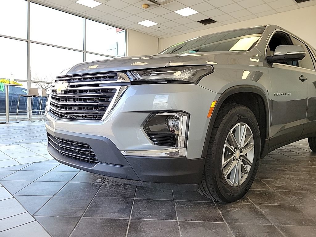 Used 2023 Chevrolet Traverse LT w/ LPO, Floor Liner Package AWD/4WD image 15
