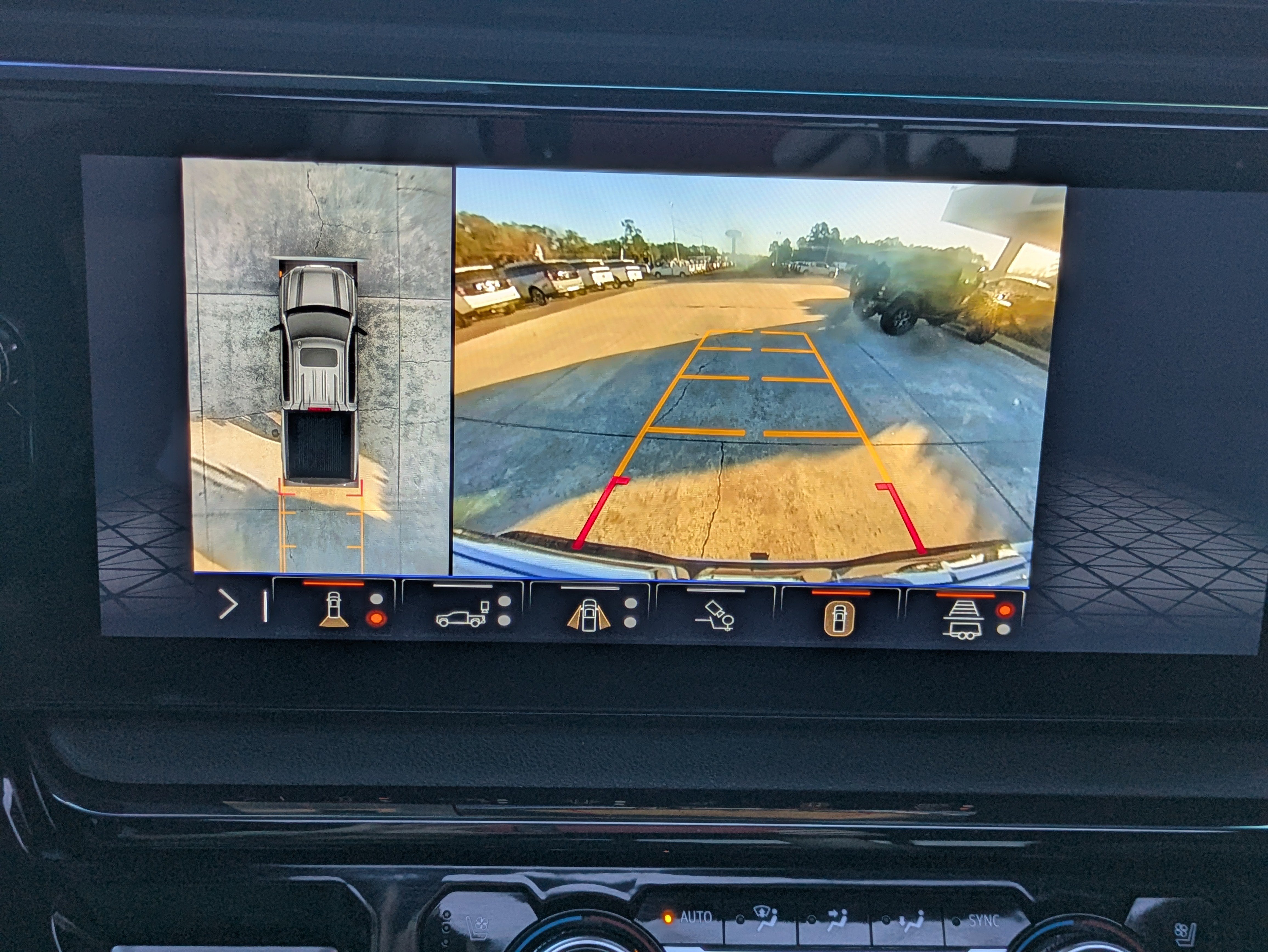Used 2025 GMC Sierra 1500 AT4 w/ AT4 Premium Package AWD/4WD image 30