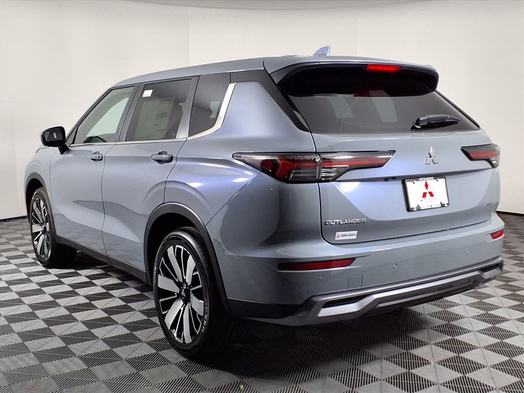 New 2025 Mitsubishi Outlander SE image 5