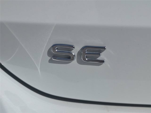 Used 2026 Volkswagen Taos SE FWD image 4