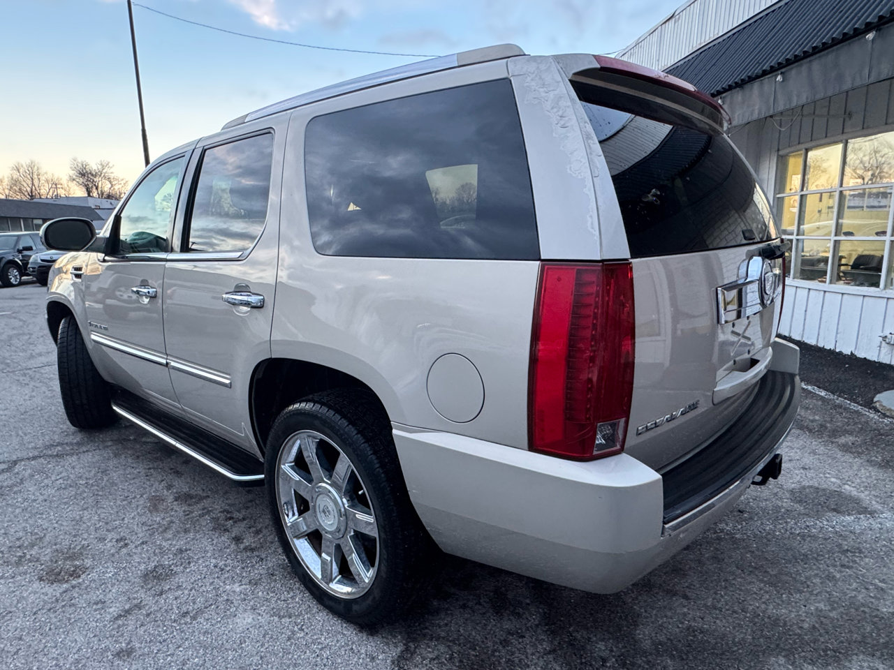Used 2007 Cadillac Escalade AWD w/ Information Package image 5
