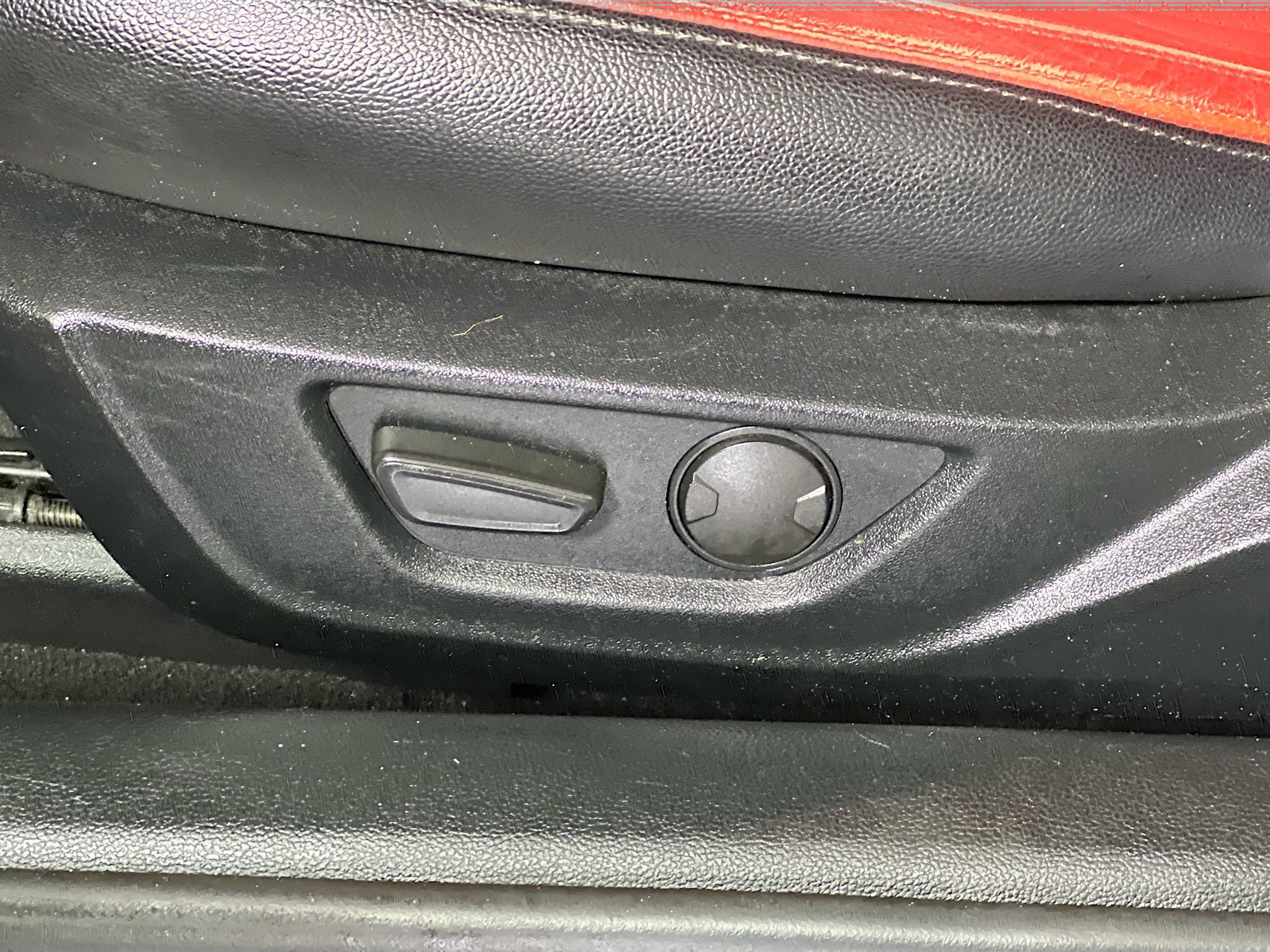 Used 2020 Ford Mustang Convertible w/ Equipment Group 101A image 15