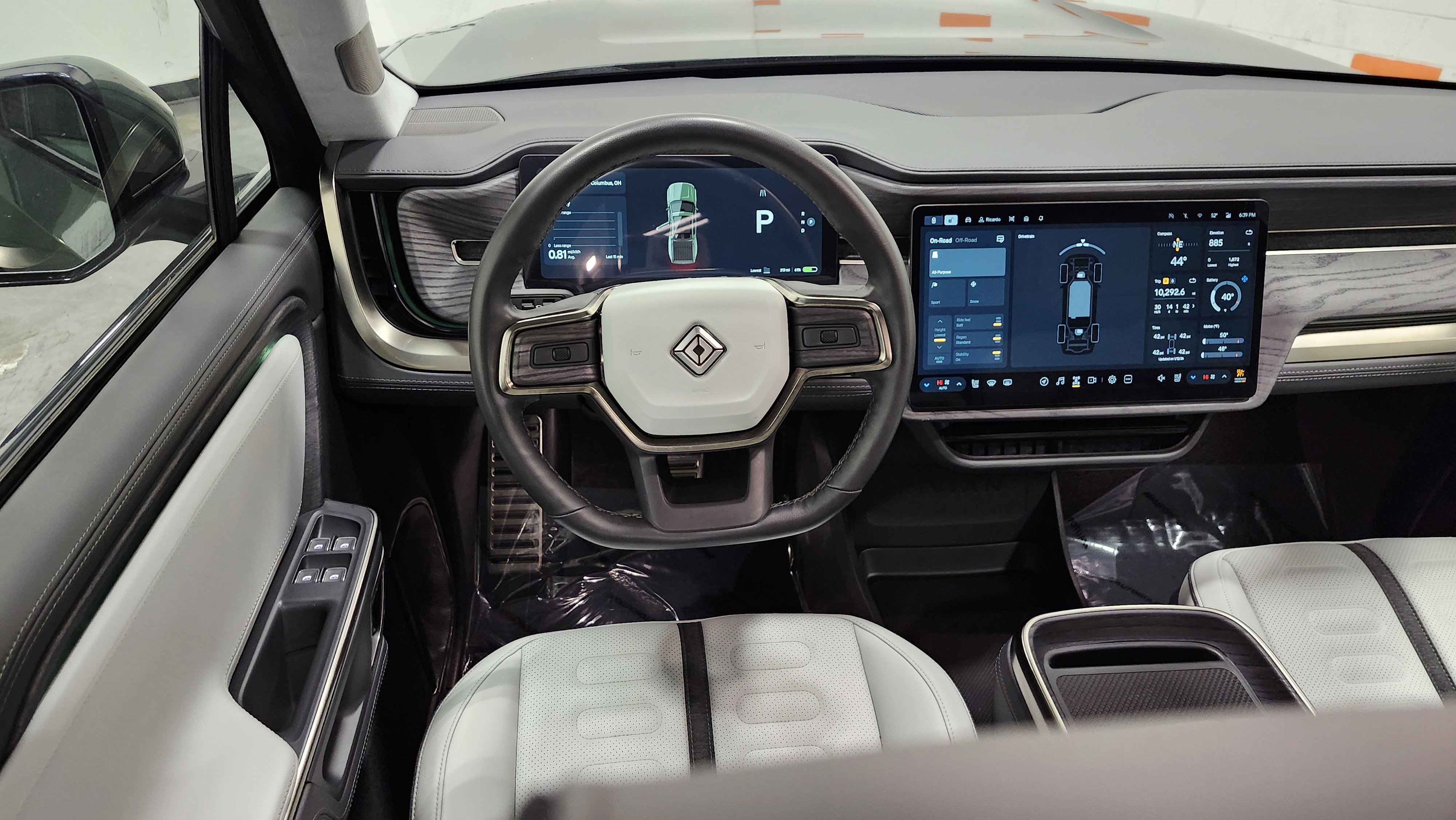 Used 2023 Rivian R1T Adventure image 28