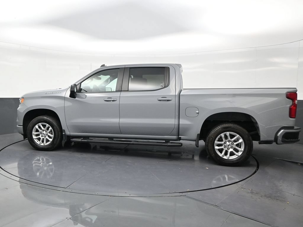 Used 2025 Chevrolet Silverado 1500 RST RWD image 2