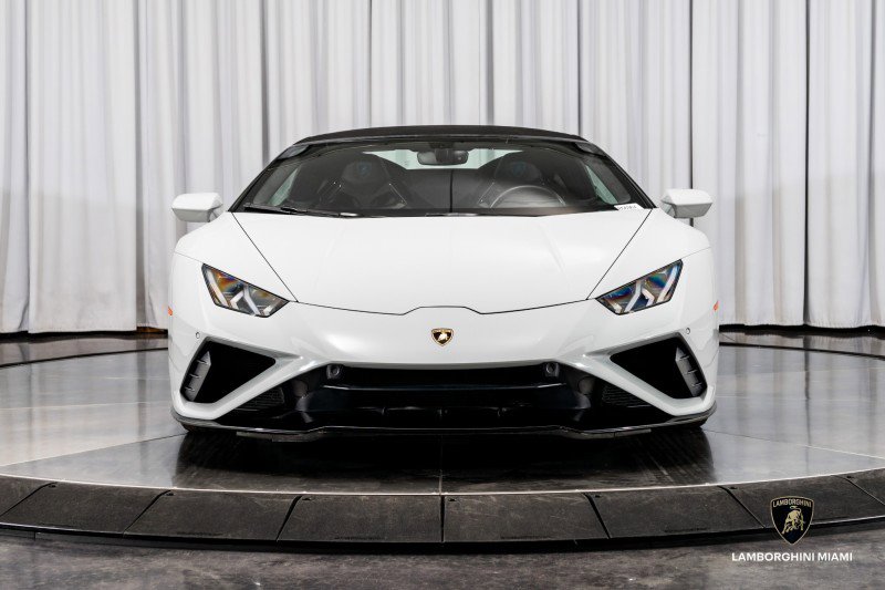 Used 2022 Lamborghini Huracan EVO image 3
