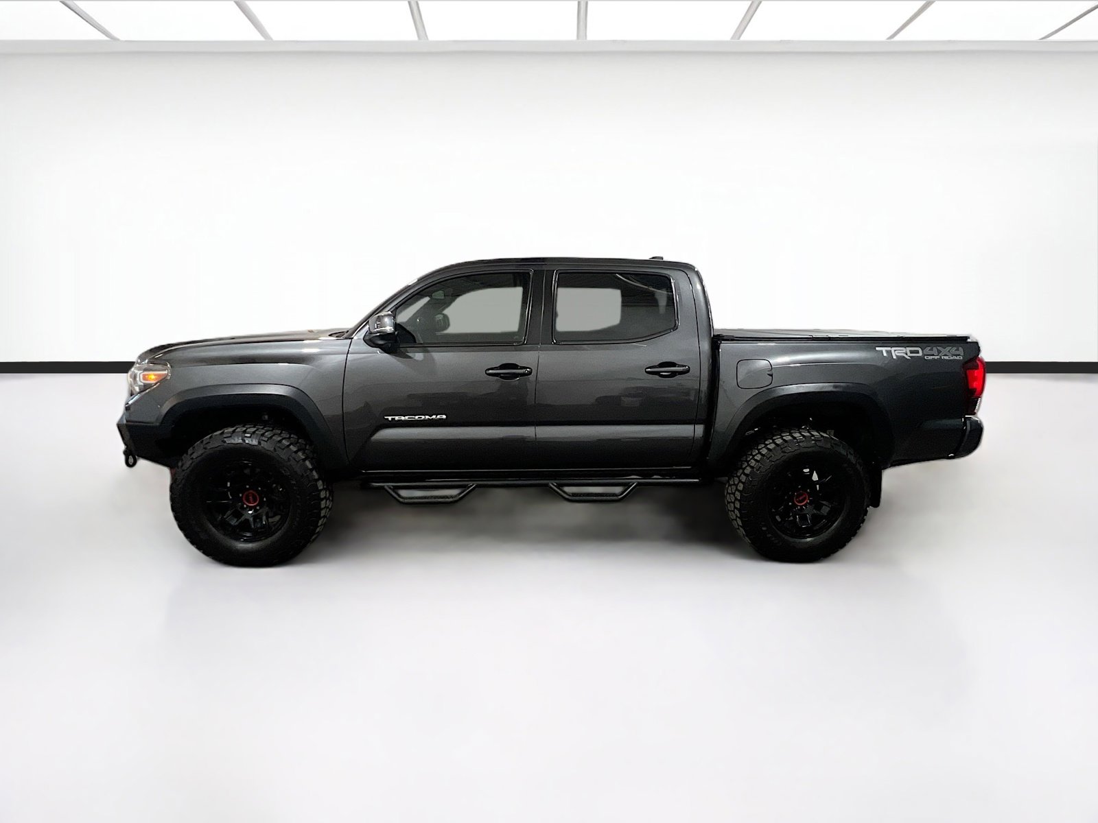 Used 2018 Toyota Tacoma TRD Off-Road AWD/4WD image 22