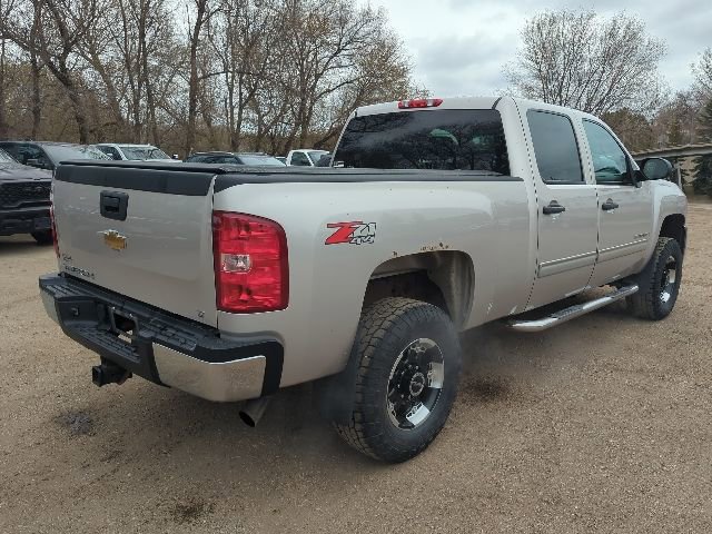 Used 2009 Chevrolet Silverado 2500 LT w/ Interior Plus Package AWD/4WD image 7