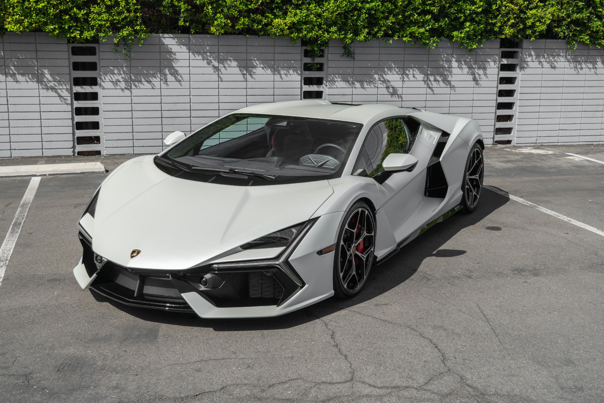 Used 2024 Lamborghini Revuelto image 22