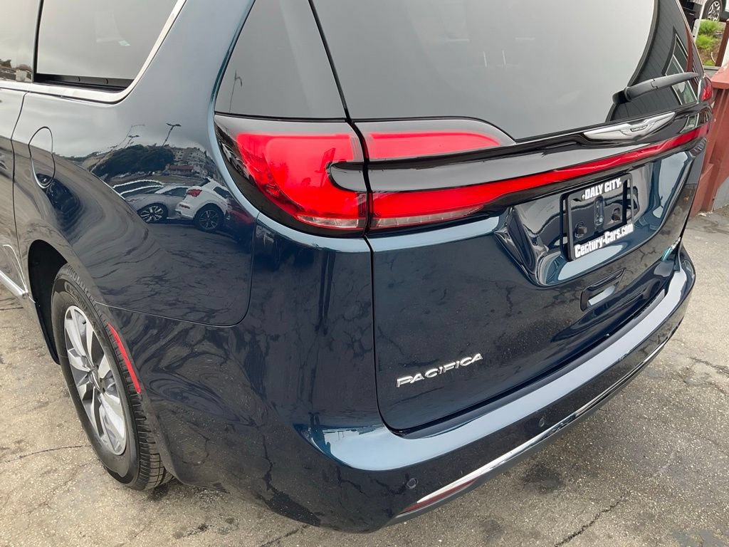 Used 2023 Chrysler Pacifica Limited FWD image 91