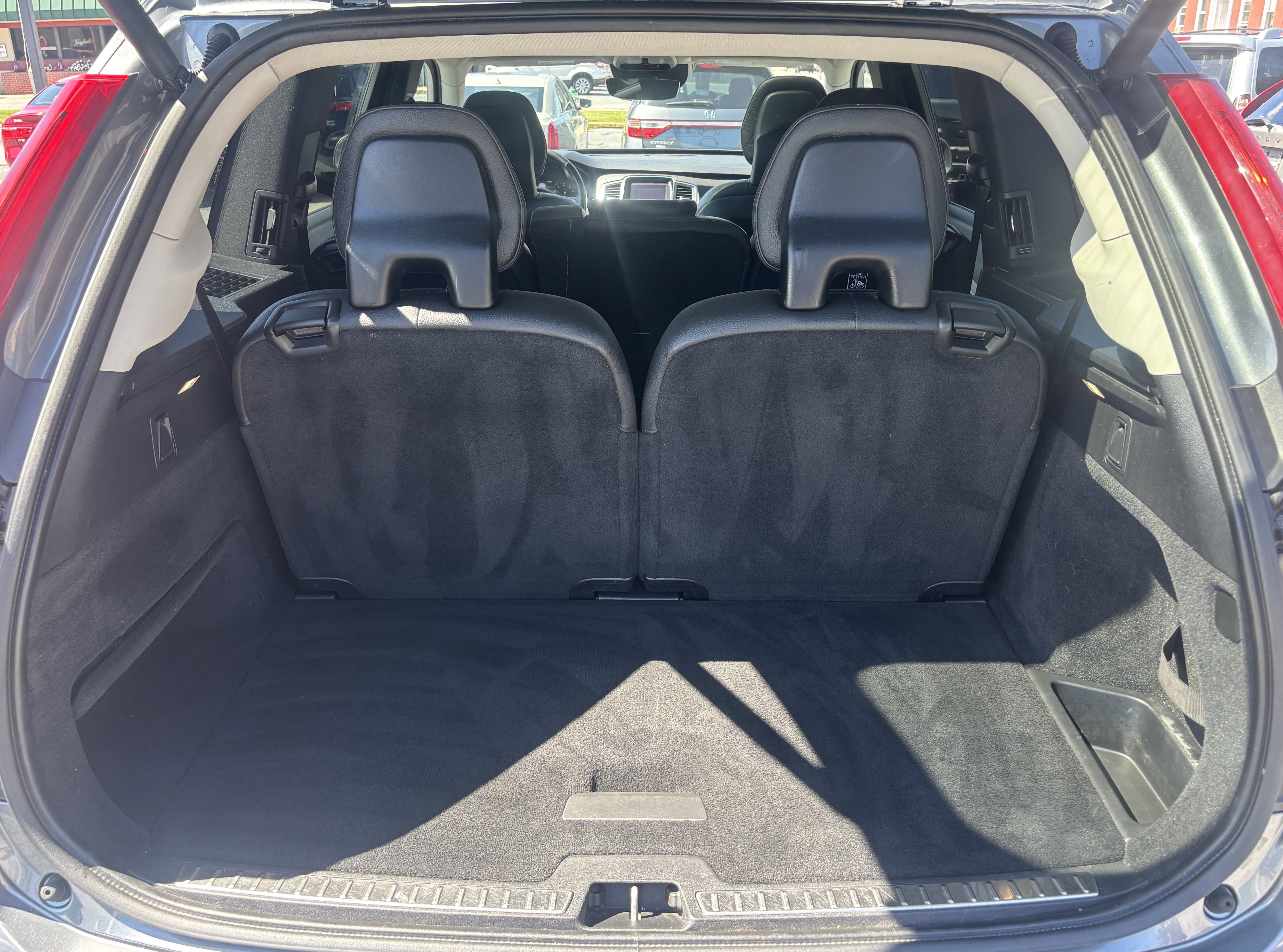 Used 2016 Volvo XC90 T6 Momentum image 36