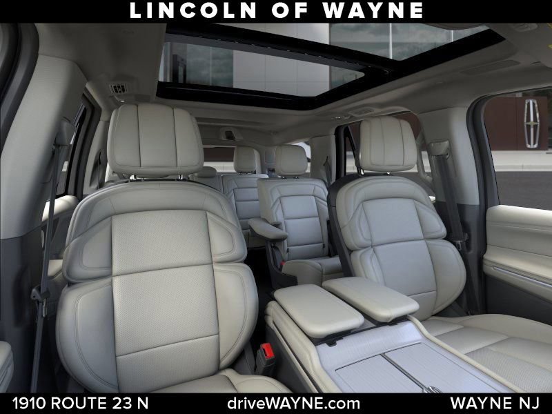 Used 2026 Lincoln Navigator Reserve AWD/4WD image 11