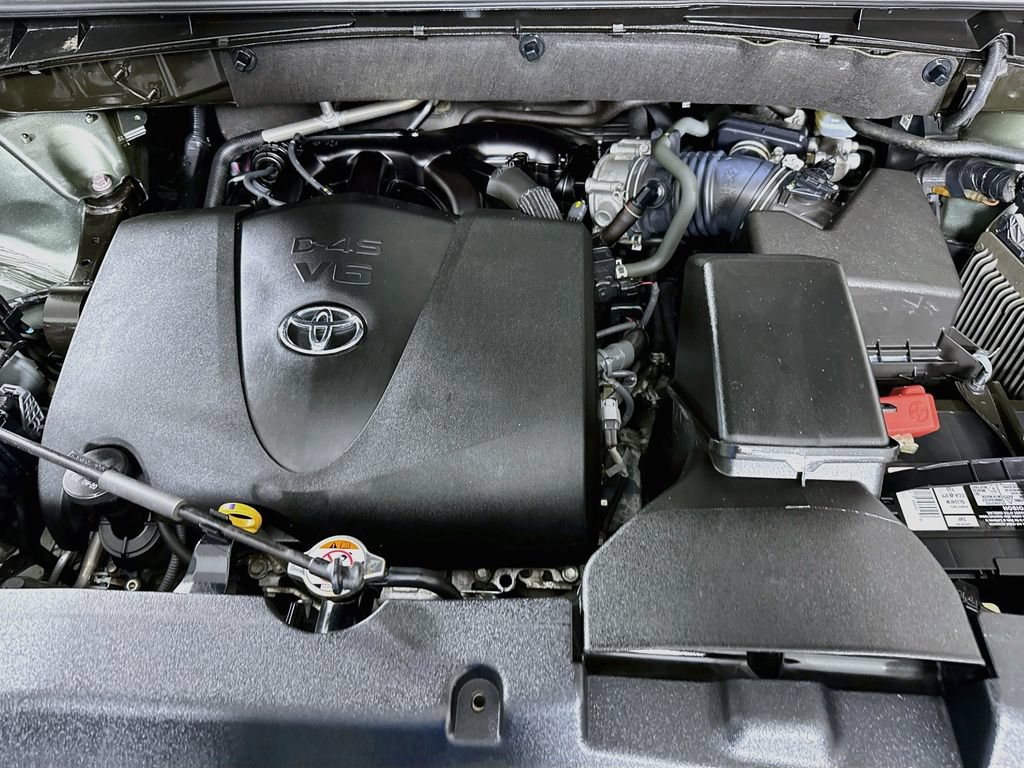 Certified 2018 Toyota Highlander Plus AWD/4WD image 34