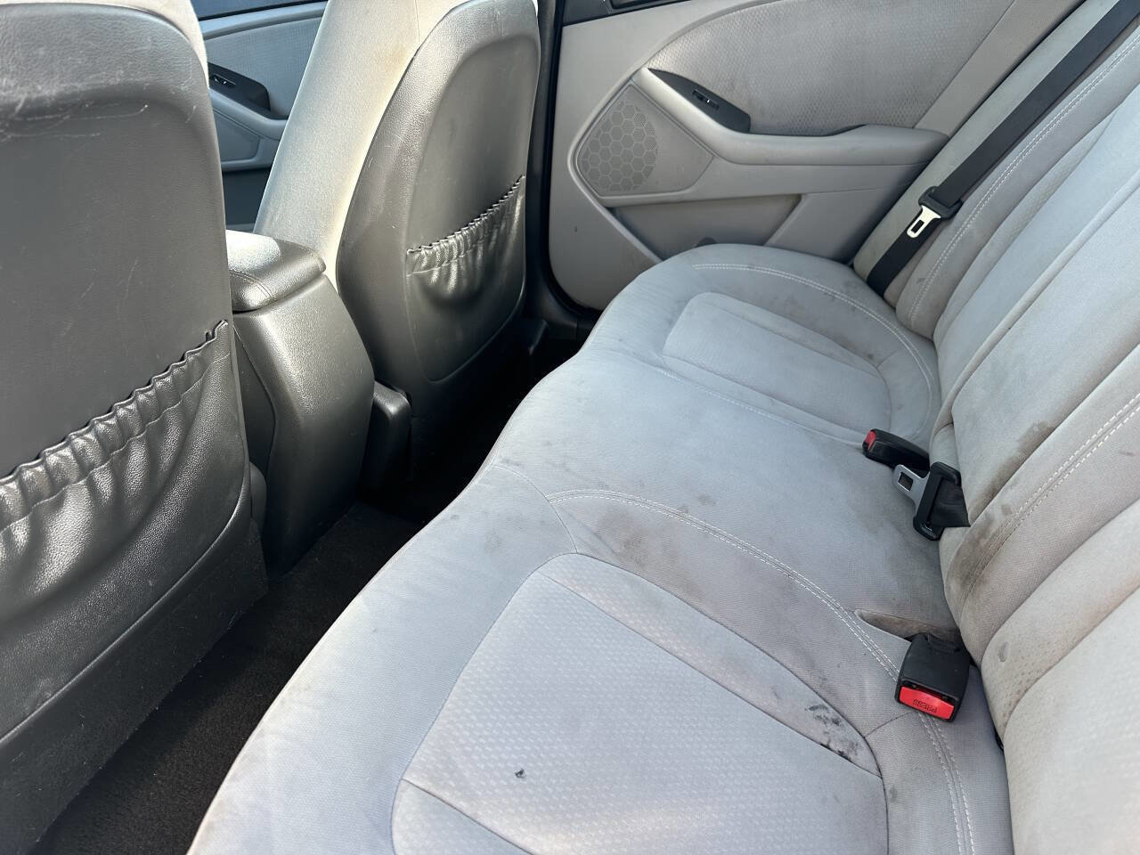 Used 2011 Kia Optima LX image 4