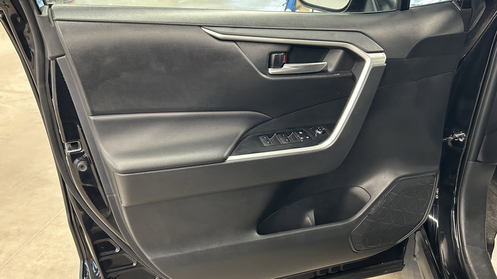 Used 2024 Toyota RAV4 XLE image 11