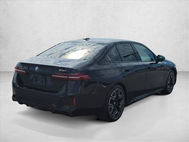 Used 2025 BMW 530i w/ M Sport Package RWD image 5