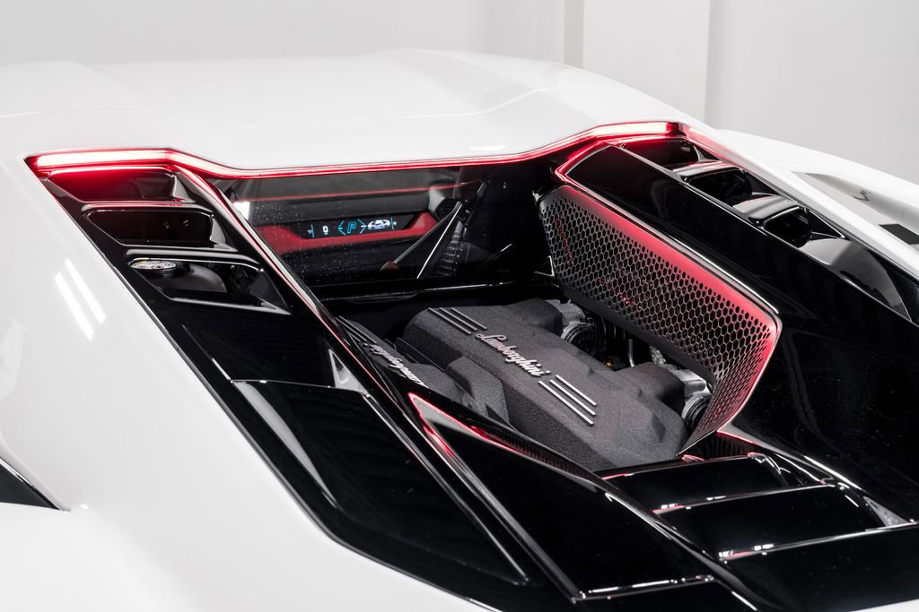 Used 2025 Lamborghini Revuelto image 56