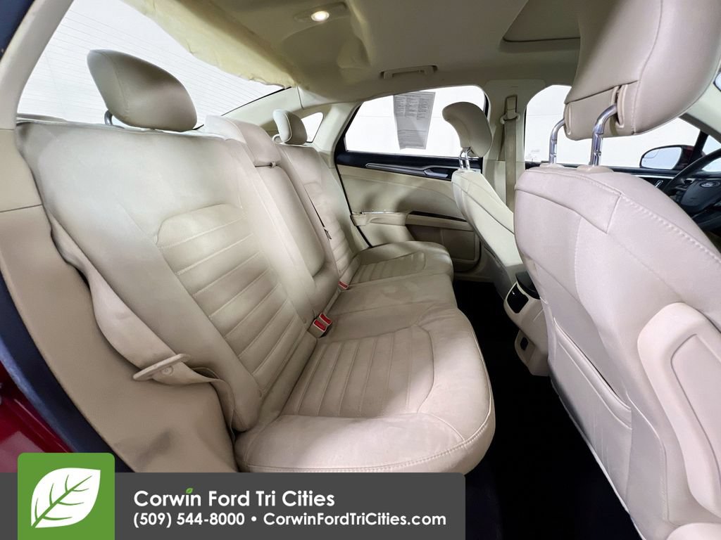 Used 2014 Ford Fusion SE FWD image 16