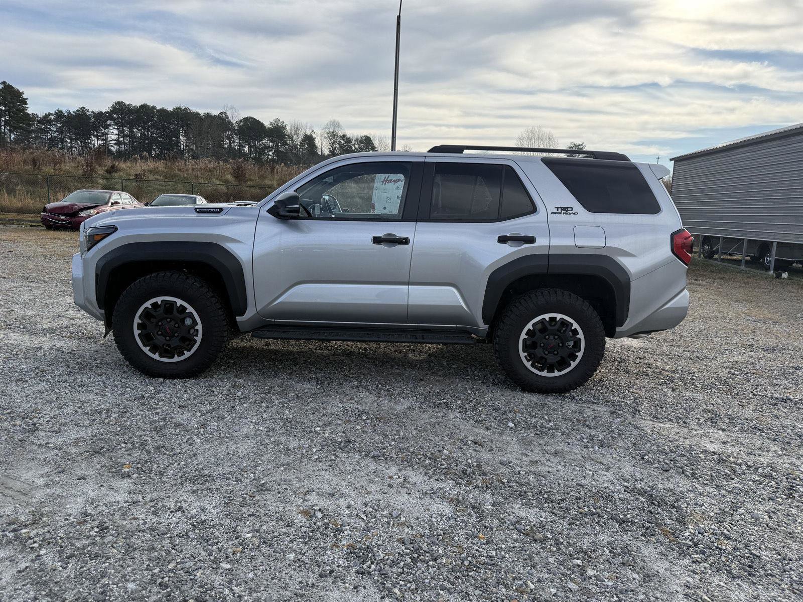 Used 2025 Toyota 4Runner 4WD image 2