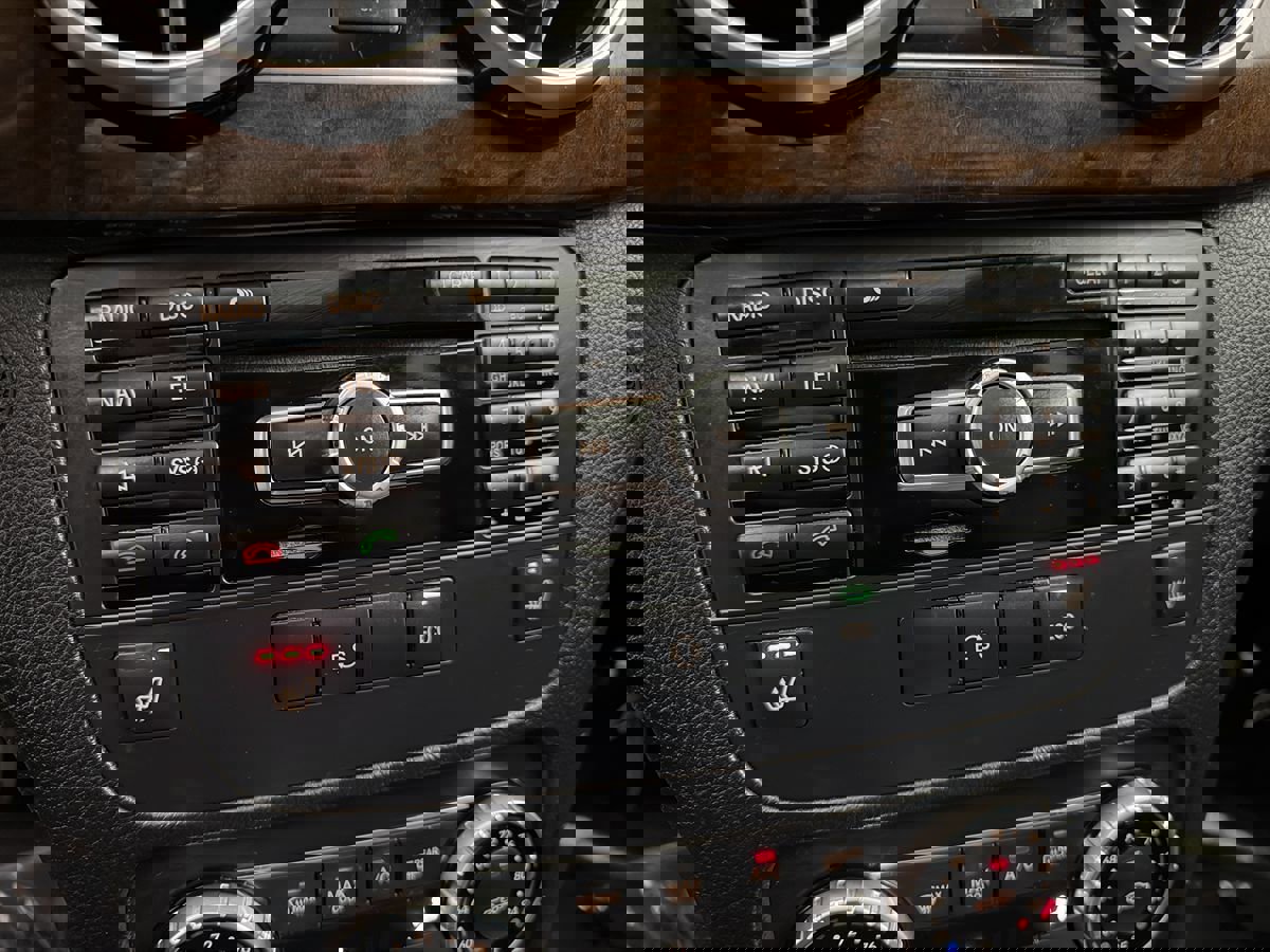 Used 2014 Mercedes-Benz GLK 350 4MATIC Premium image 17