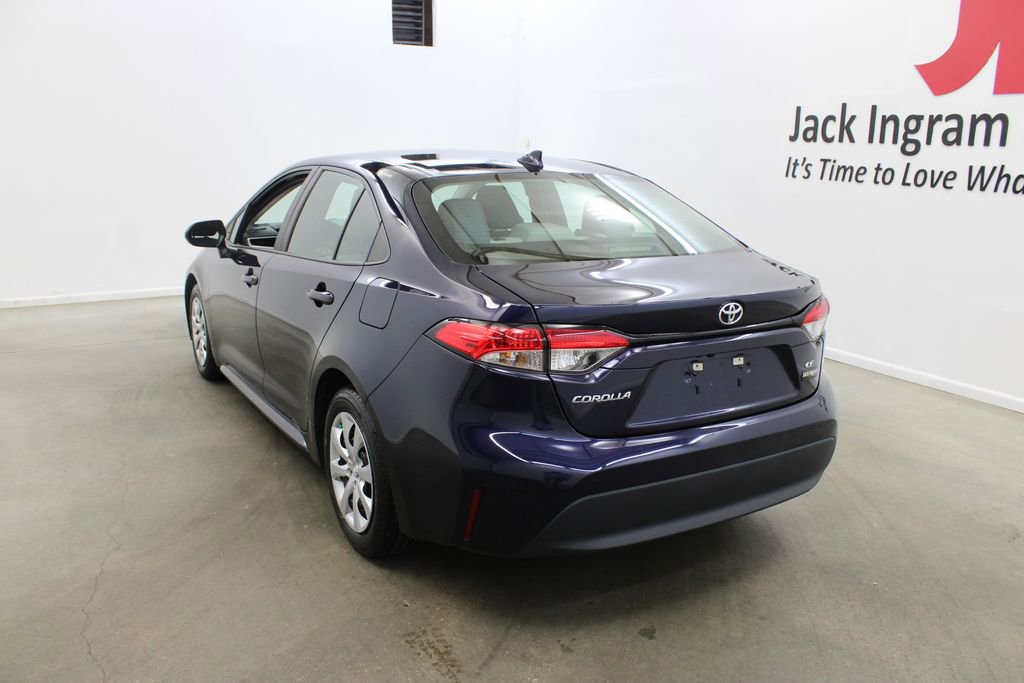 Used 2023 Toyota Corolla LE FWD image 3