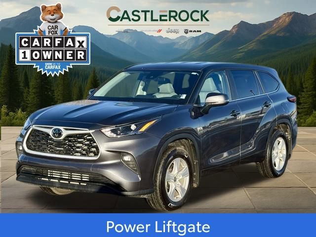 Used 2024 Toyota Highlander LE image 1