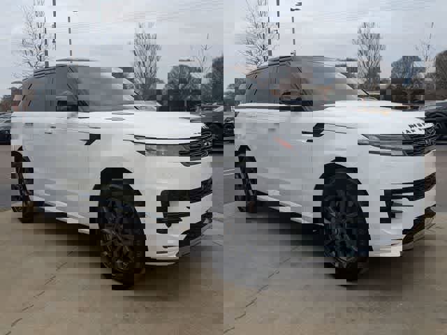 Used 2025 Land Rover Range Rover Sport Dynamic SE image 3