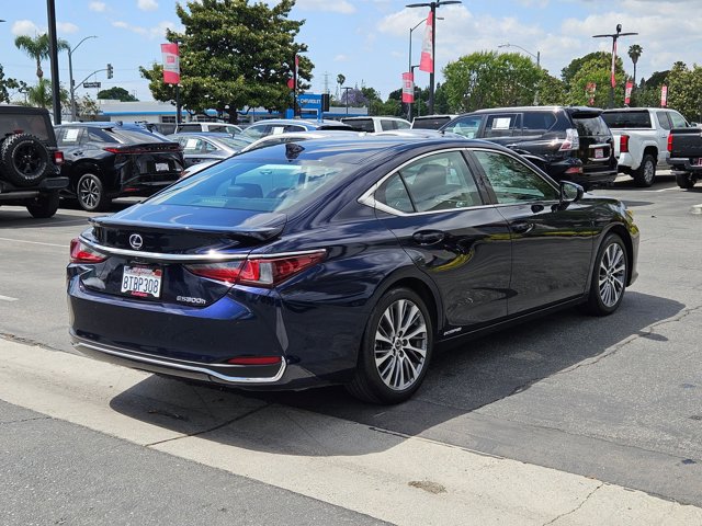 Used 2020 Lexus ES 300h w/ Premium Package FWD image 5
