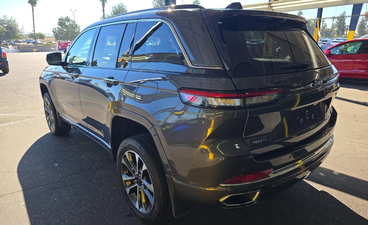 Used 2022 Jeep Grand Cherokee Overland w/ Advanced Protech Group III image 6