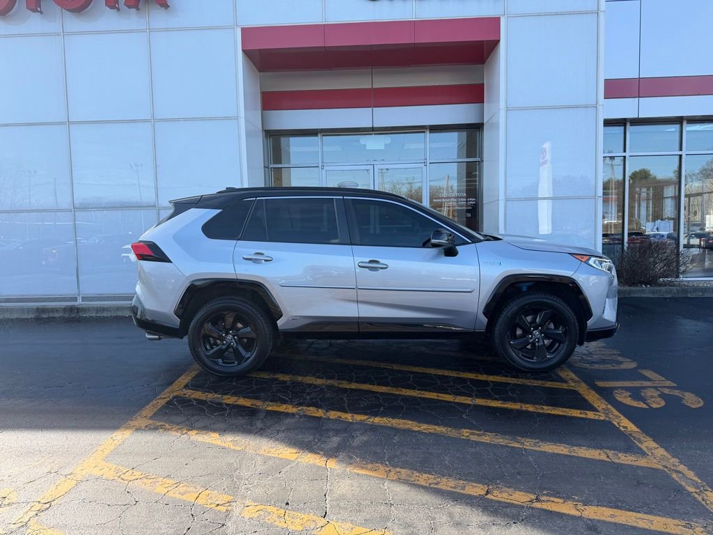 Used 2020 Toyota RAV4 XSE image 4