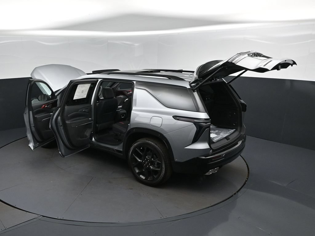 New 2026 Chevrolet Traverse RS w/ LPO, Floor Liner Package FWD image 47