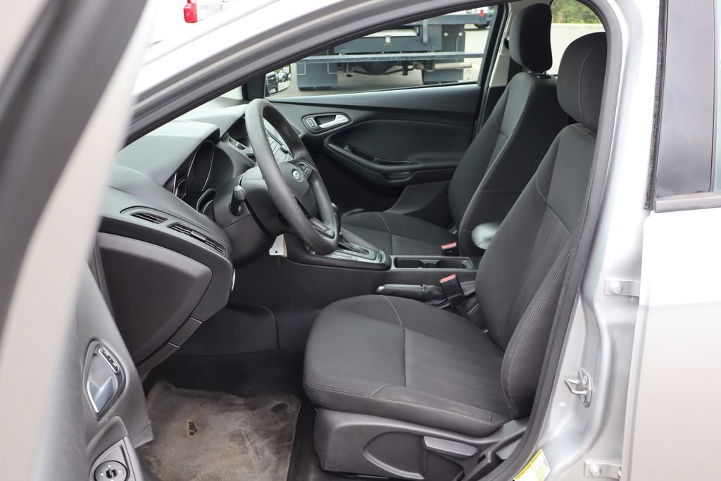 Used 2018 Ford Focus SE FWD image 8
